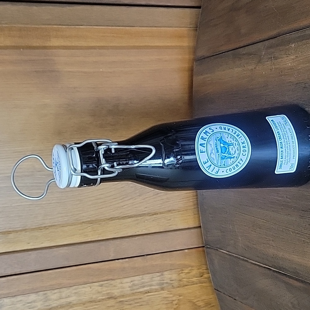 Unique Five Farms Irish Cream Liqueur Swing Top Bale Bottle